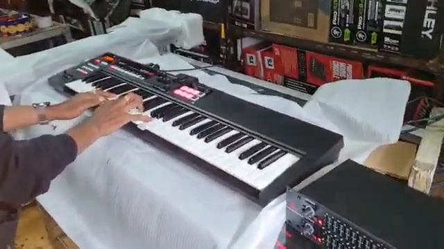 SYNTHESIZER WORKSTATION | ROLAND XPS-10 смотреть онлайн