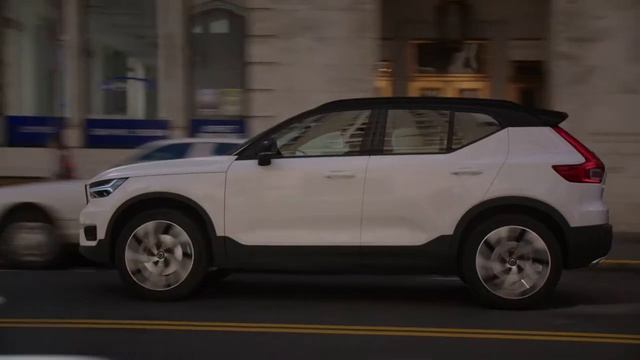 2017 Volvo XC40 driving footage смотреть онлайн