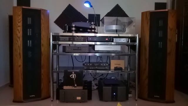 Infinity RS1B, Krell FPB 300 And Krell KSA 200. Eric Clapton Wonder Tonight смотреть онлайн