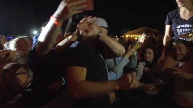 Chase Rice Get Off Farm Jam смотреть онлайн