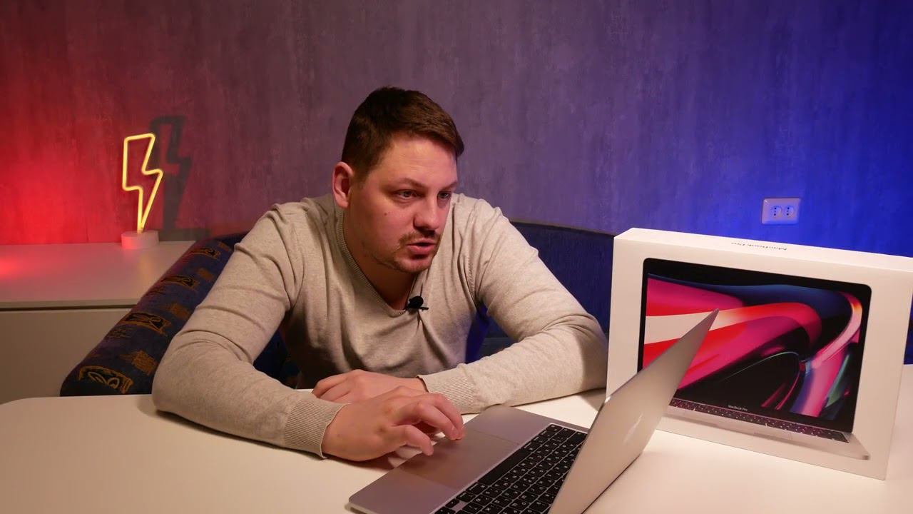 Распаковка Apple MacBook Pro 13 Late 2020. Нужен ли он за свою цену? смотреть онлайн