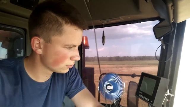 Я за рулем на комбайне gs10 палессе. Лето 2020 смотреть онлайн