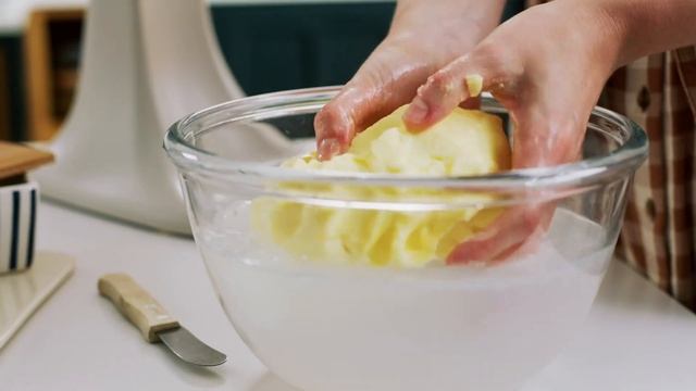 Butter | KitchenAid UK смотреть онлайн