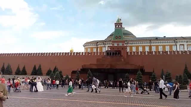 Красная площадь, мавзолей Ленина, стена Кремля у площади ч.1 смотреть онлайн