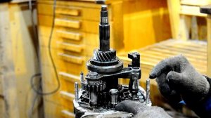 Вылетает 5 передача. Ремонт КПП Нива 21213.