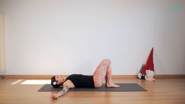 Pilates per il mal di schiena - Stretching zona lombare | Pilates a casa смотреть онлайн