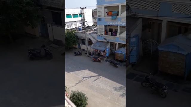 Где мы живём в Индии. Обзор дома снаружи, двор, улица, крыша. смотреть онлайн