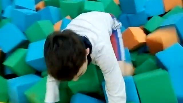 батутный центр смотреть онлайн