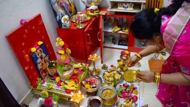 Lakshmi Devi POOJA ["OM SARVE JANA SUKHINO BHAVANTU"] смотреть онлайн
