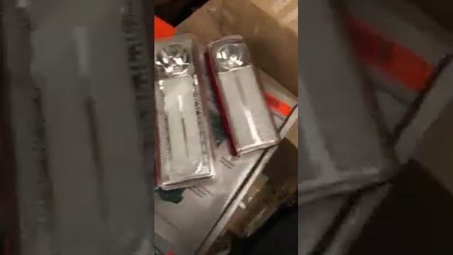 ?? Обзор аккумуляторных LED фонарей - заряжаются от розетки 220v, держат до 5-ти часов! История) смотреть онлайн