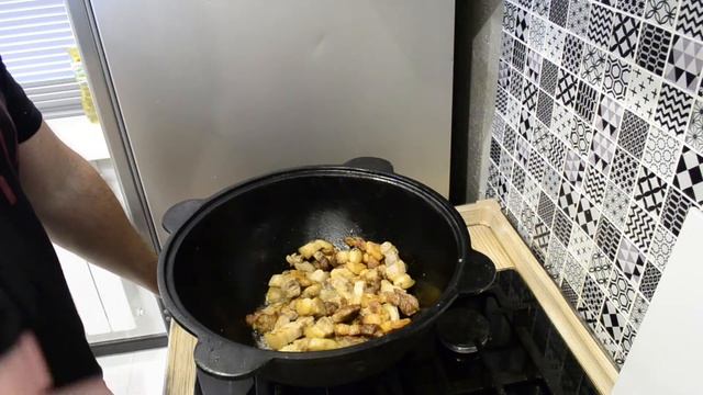 Бомбические Макароны По Татарски в казане Дома !!!! смотреть онлайн