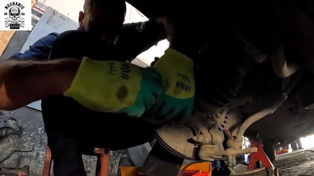 kia sorento - Replacing bushing control arm- brake pads #suspensionsystem #ходовая #автосервис смотреть онлайн