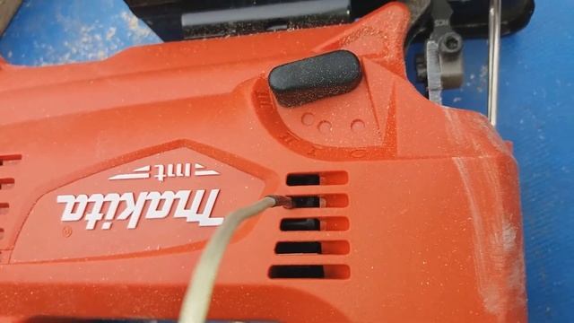 Сравниваем лобзик MAKITA синий-4350CT и красный-M4301. Нужно или нет платить в 4 раза больше? смотреть онлайн