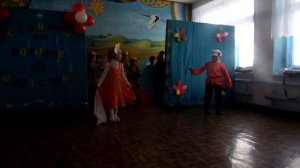 танец Валенки в школе.