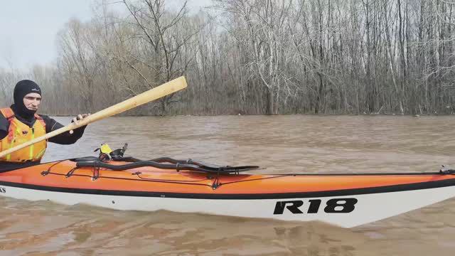 Весенняя прогулка по Чкаловским озерам на каяках R17, R18 и R2