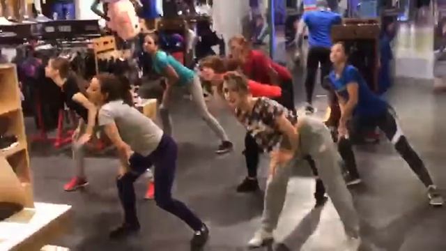 Дансхолл. Reebok ТЦ Капитолий - Сергиев-Посад смотреть онлайн