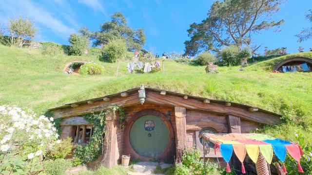 かわいい家がいっぱい！ロード・オブ・ザ・リングのロケ地「ホビット村」 | ニュージーランド旅行 смотреть онлайн
