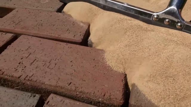 FUS Модифицированный песок для заполнения швов  Fugensand Plus  от Quick Mix