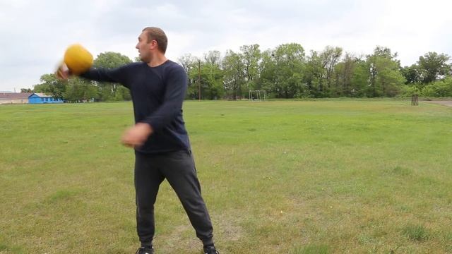 Жонглирование Гирей #fitnesspark_baikau #гиревой спорт #физрук смотреть онлайн