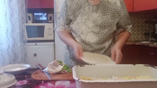 Запечённый картофель с колбаской в духовке смотреть онлайн