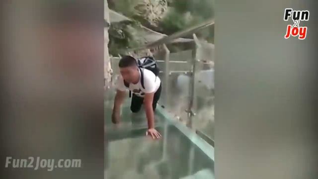 People are terrified to cross glass bridge | Glass bridge crack effect | Glass bridge funny moments смотреть онлайн