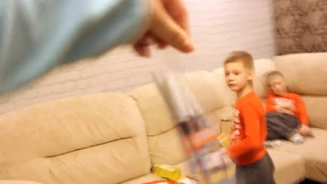 Реакция Детей На Плохие Подарки На новый Год смотреть онлайн