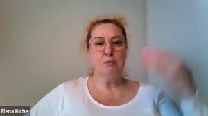 Мой коллега очень агрессивно ведет себя со мной. Может, завидует?