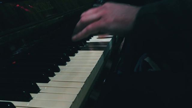 Petros Klampanis Trio — Just Friends (Live in Chelyabinsk) смотреть онлайн