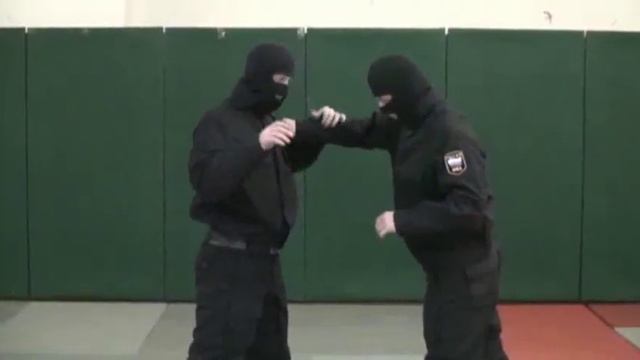 ОМОН. Видео рубрика по самообороне и боевому самбо. Урок 13. смотреть онлайн