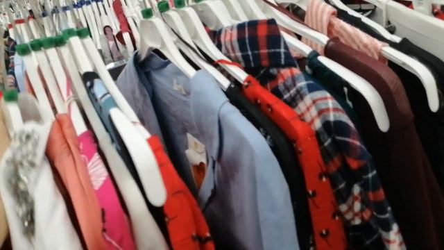 Свитера на распродаже в фамилии: девяносто процентов скидки состав отличный смотреть онлайн