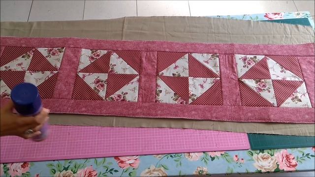 Caminho de Mesa Patchwork feito com Retalhos na Máquina de Costura Doméstica - Patchwork Fácil