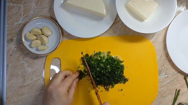Как же это Вкусно! Ароматная Лепёшка с Чесноком и Сыром ! Простой рецепт Чесночно - сырной лепешки! смотреть онлайн