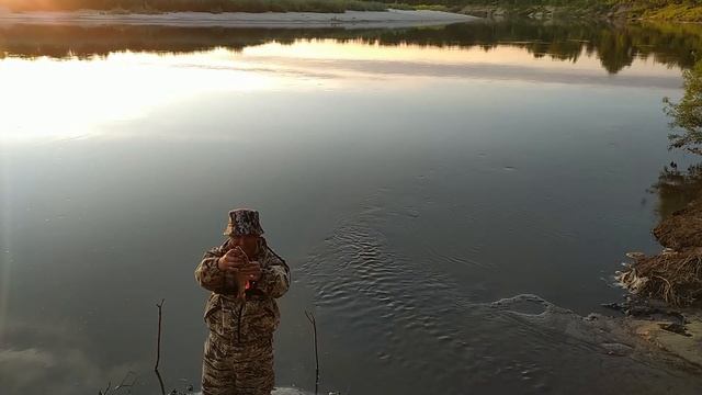 ОГРОМНЫЕ ЯЗИ РВУТ КРЮЧКИ. РЫБАЛКА НА ФИДЕР. РЫБАЛКА НА КОРМУШКУ. РЫБАЛКА ЛЕТОМ 2023 смотреть онлайн