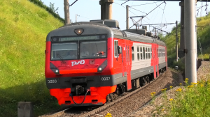 ЭД9Э-0037 сообщением Кустовая — Суроватиха с приветливой бригадой