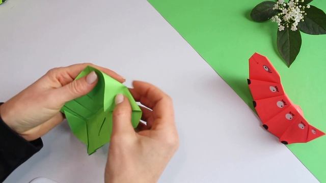 DIY Оригами Гусеница из бумаги /Как сделать бумажную Гусеницу /Поделки из бумаги смотреть онлайн