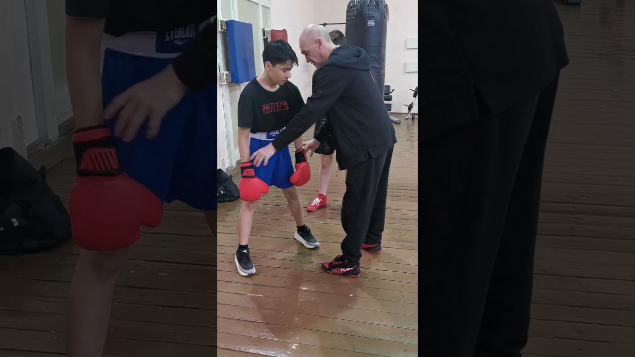 We sculpt a fighting stance/Боевая стойка смотреть онлайн