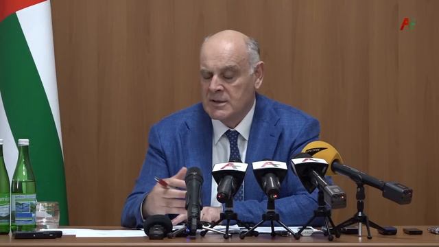 Пресс - конференция Президента РА А.Г. Бжания смотреть онлайн