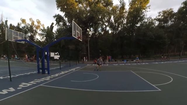 Миллер - одна из многочисленных тренировок ...the best streetball dunks.... смотреть онлайн
