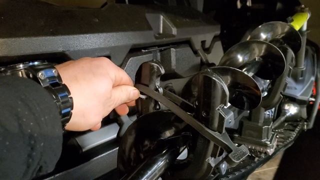 Крепления для ледобура 2 варианта и доп катки на снегоходе LYNX Commander или BRP смотреть онлайн