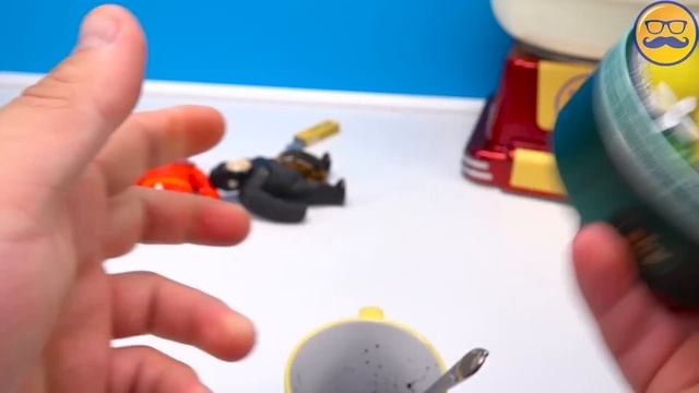 36 АНТИСТРЕССОВ РАЗРЕЗАЛ ЧТО ВНУТРИ У АНТИСТРЕССА смотреть онлайн