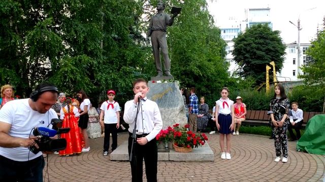 "Читаем Пушкина". Нальчик, Памятник Пушкину на улице Пушкина. 06.06.22 смотреть онлайн