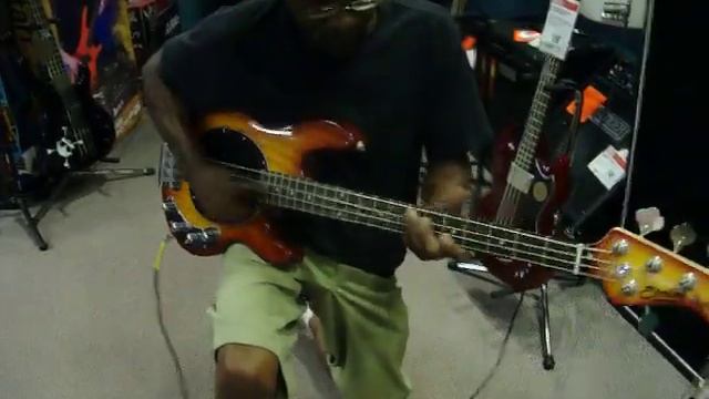 Slap Bass Stingray смотреть онлайн