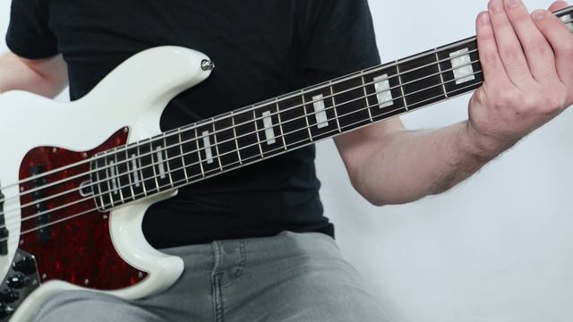 The Weeknd - Blinding Lights (Bass Cover) смотреть онлайн