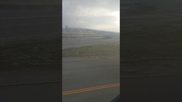 PIA land Barcelona BCN airport смотреть онлайн