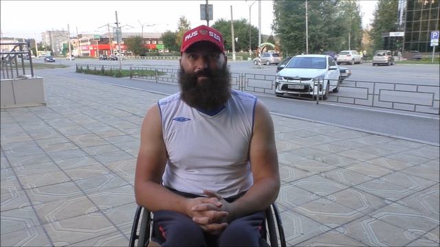 г. Ачинск Виктор Сибирин на коляске до Байкала 26.08.21г. Автор видео Елена Цыганова смотреть онлайн