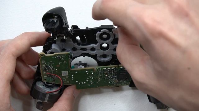 Dirty Xbox Series X Controller Gets A Fresh New Look - Starfield Shell Installation смотреть онлайн