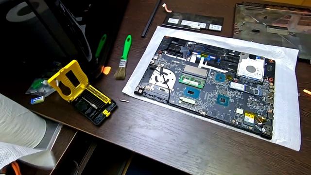 Как разобрать игровой ноутбук MSI GF63 Thin - Никогда так не делайте! смотреть онлайн
