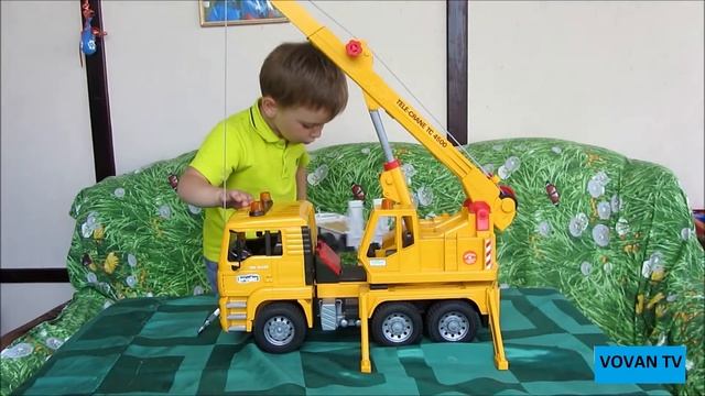 Машинки Bruder. Спецтехника. Кран MAN смотреть онлайн