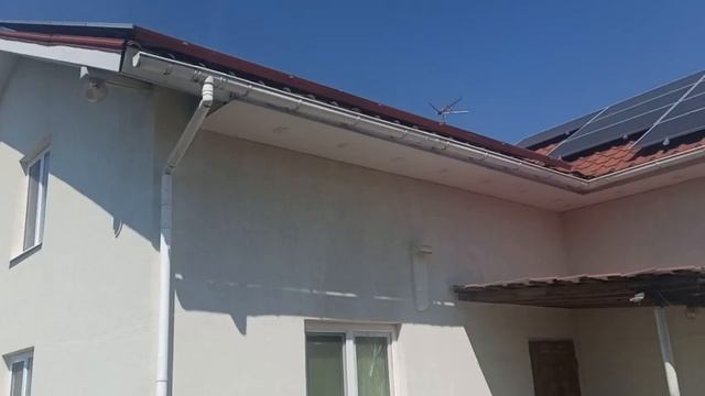 solar panels and windshields on the roof солнечные панели и ветровые планки на крышу смотреть онлайн