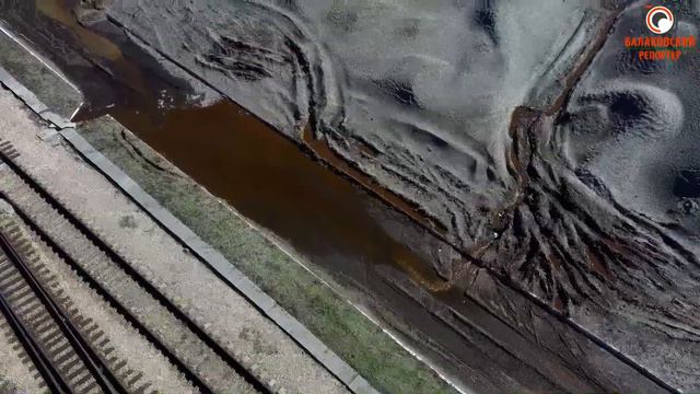Сомнительное удобрение: в Балакове маслозавод сбрасывает неизвестную жижу прямо на дачные участки смотреть онлайн